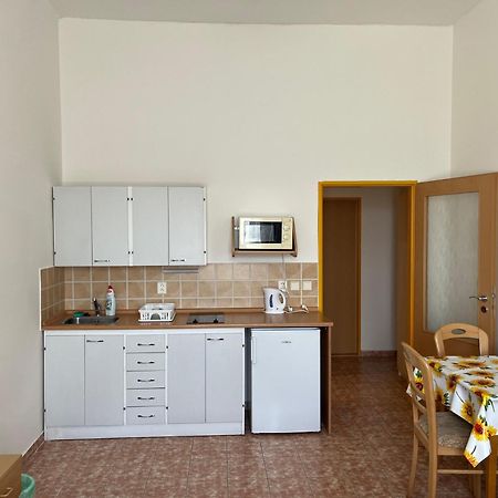 Apartmanovy Dum Obecna Skola Svetlik Eksteriør bilde