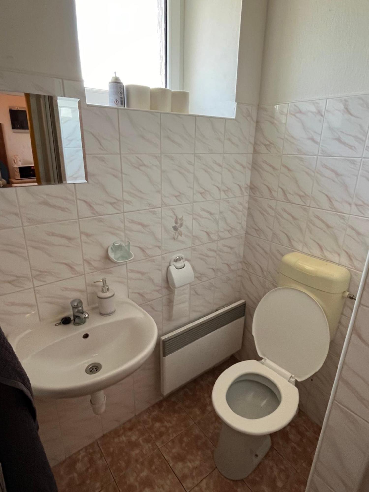 Apartmanovy Dum Obecna Skola Svetlik Eksteriør bilde