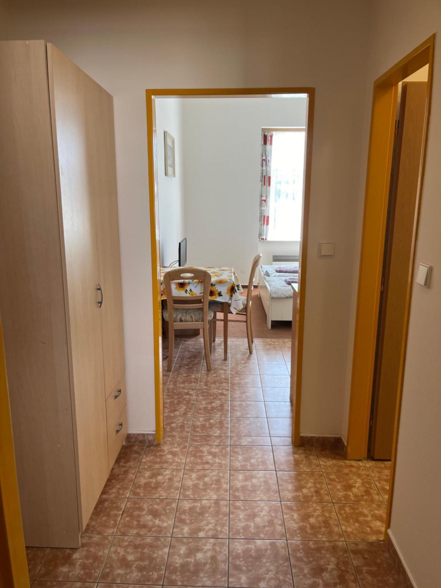 Apartmanovy Dum Obecna Skola Svetlik Eksteriør bilde