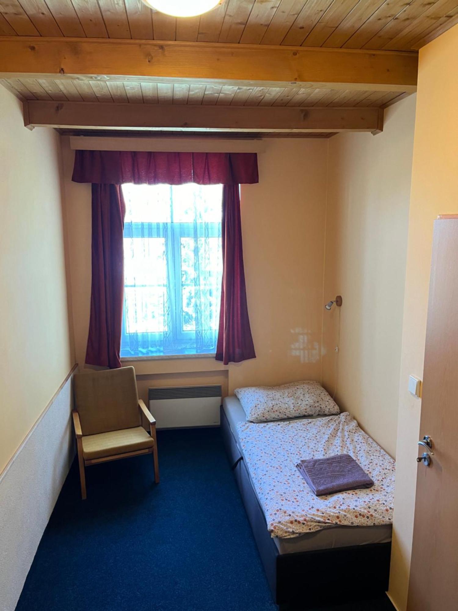 Apartmanovy Dum Obecna Skola Svetlik Eksteriør bilde