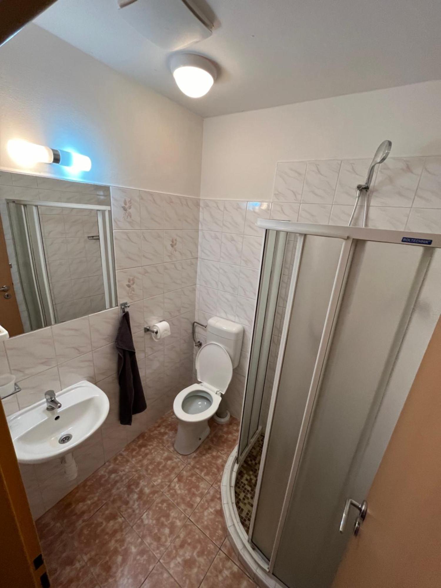 Apartmanovy Dum Obecna Skola Svetlik Eksteriør bilde