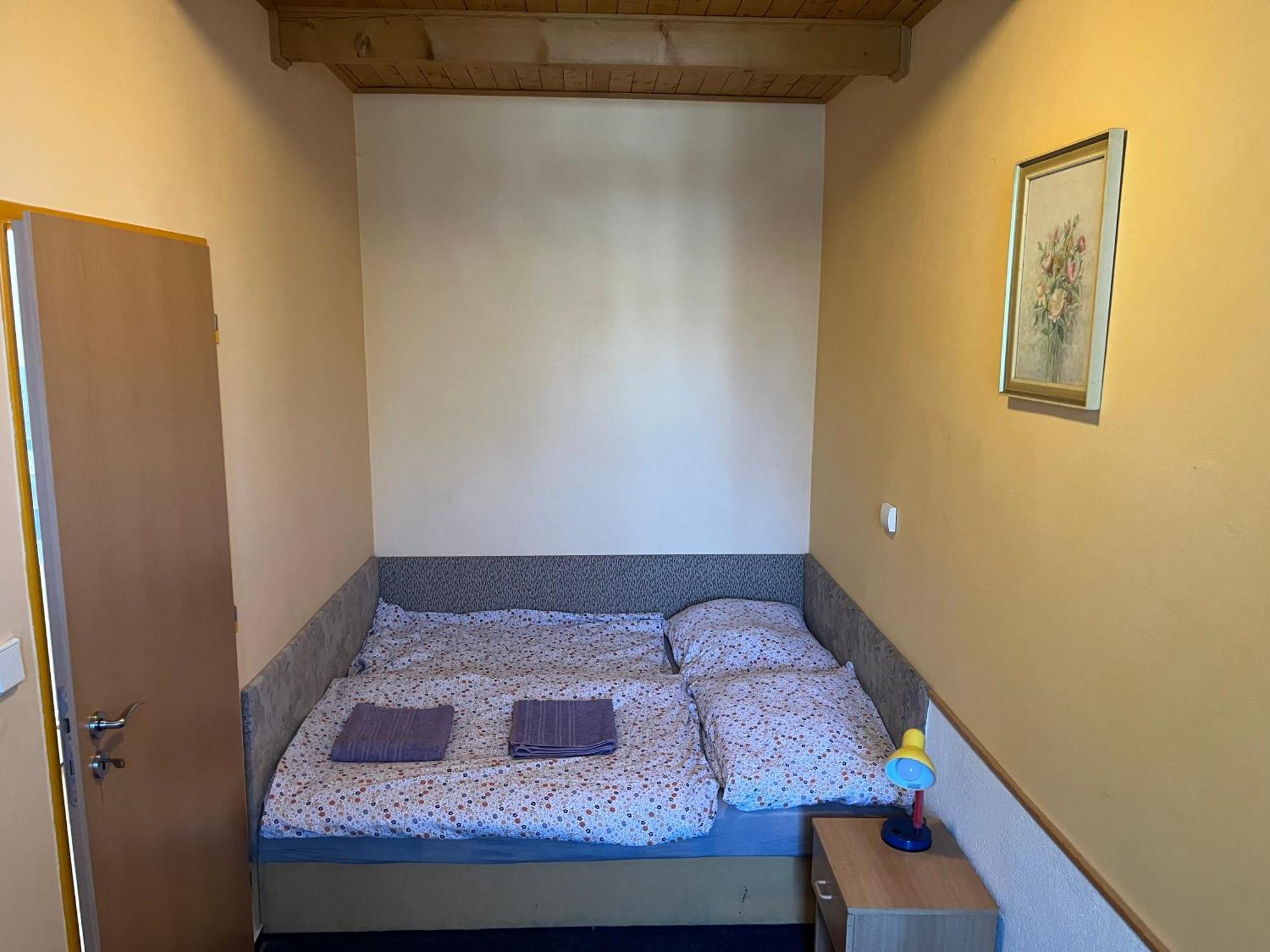 Apartmanovy Dum Obecna Skola Svetlik Eksteriør bilde